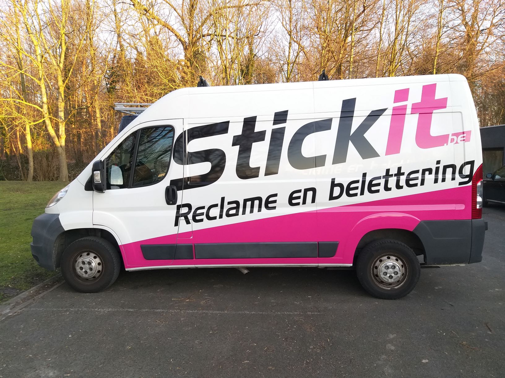 beletteringsbedrijven Antwerpen STICKIT